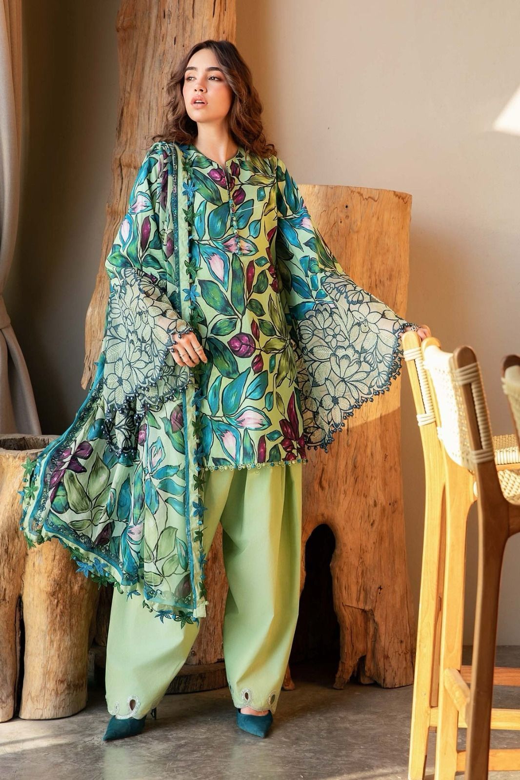 MARIA B 3Pc  LAWN DIGITAL PRINT ALLOVER VOLUME