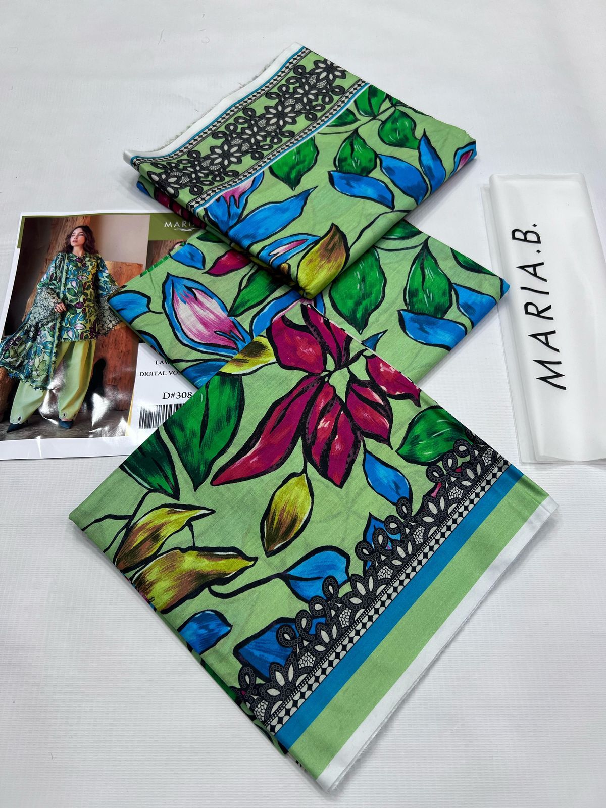 MARIA B 3Pc  LAWN DIGITAL PRINT ALLOVER VOLUME