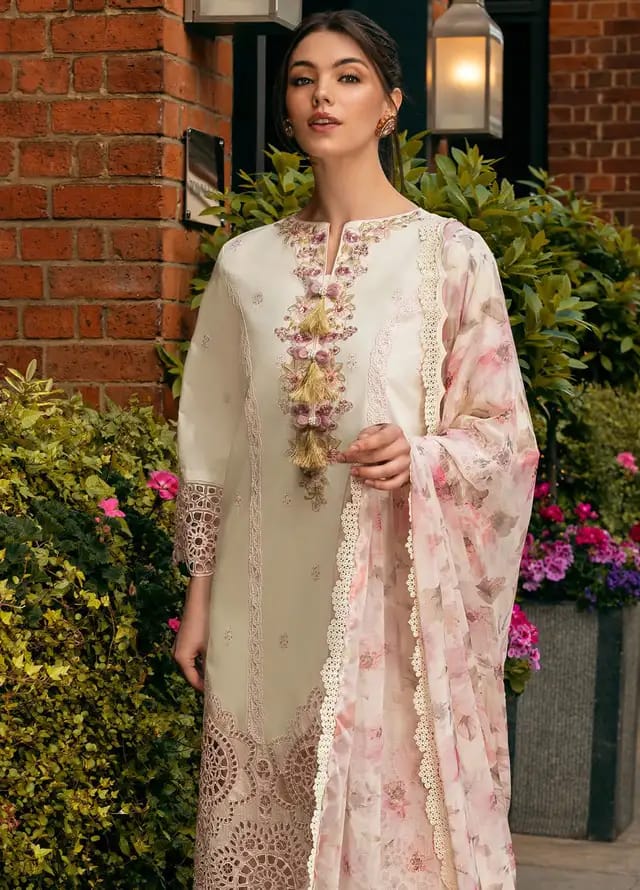 MUSHQ | 3 piece CHICKENKARI LAWN Embroidered